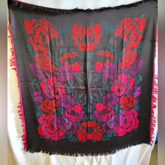 Vintage Shawl Reversible Black Red Scarf Tablecloth Stole Vibrant Fringes - Picture 1 of 10